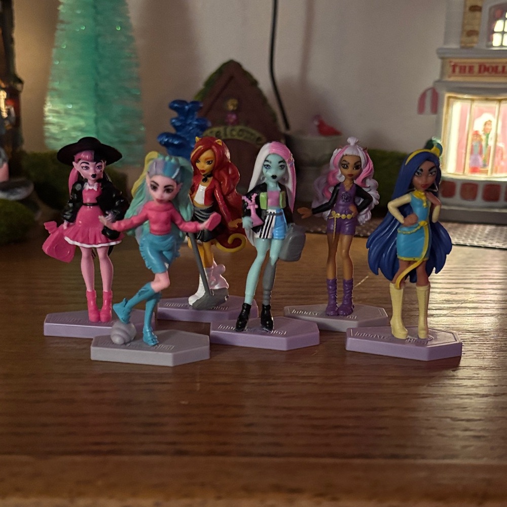 Monster High girl doll set ā 6 pieces ā about 2ā ā Frankie stein draculaura claw